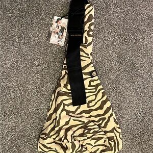WILDRIDE TODDLER CARRIER BROWN ZEBRA PRINT